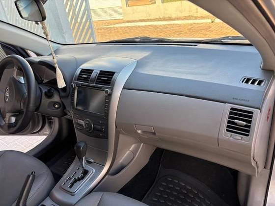 TOYOTA COROLLA 1.8 XLI 16V FLEX 4P AUTOMÁTICO